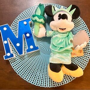 Minnie Mouse ’Statue Of Liberty’ 12” Plush Toy • New York Disney Store Exclusive